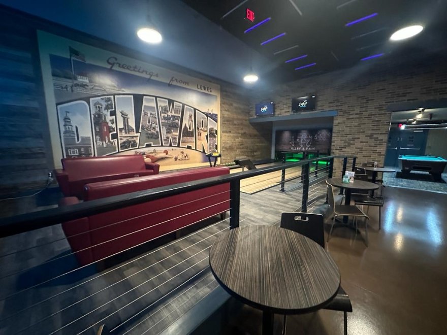 Lefty's Alley & Eats Drive-In Theater