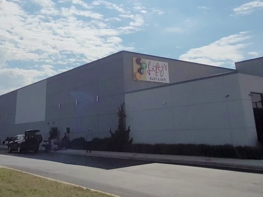 Lefty's Alley & Eats Drive-In Theater