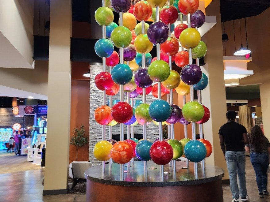 Lefty's Alley & Eats Drive-In Theater