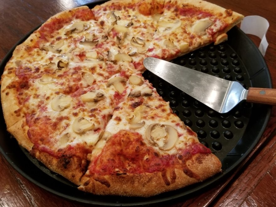 Titanic Pizzeria