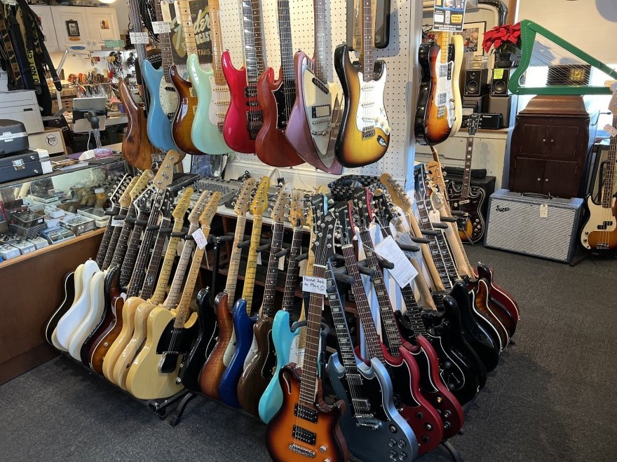 Frantic Frets Music Store & Antiques Shop Milton, Delaware