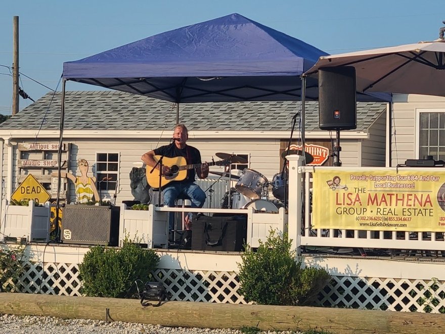 Frantic Frets Music Store & Antiques Shop Milton, Delaware