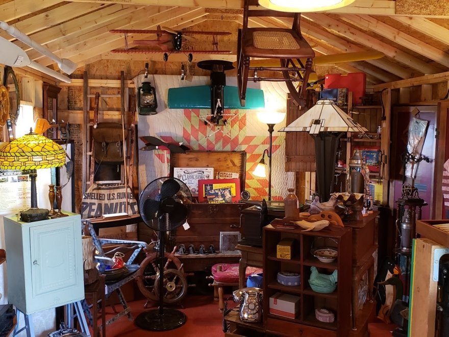 Frantic Frets Music Store & Antiques Shop Milton, Delaware