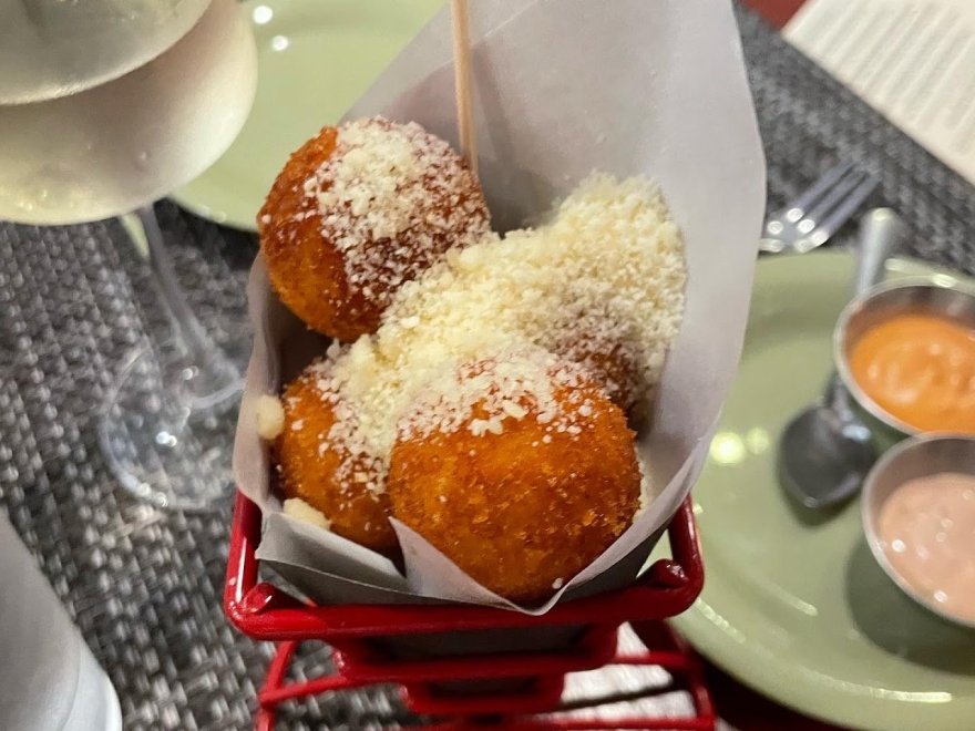 Federal Fritter & Bistro