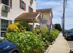 Summer Place Hotel