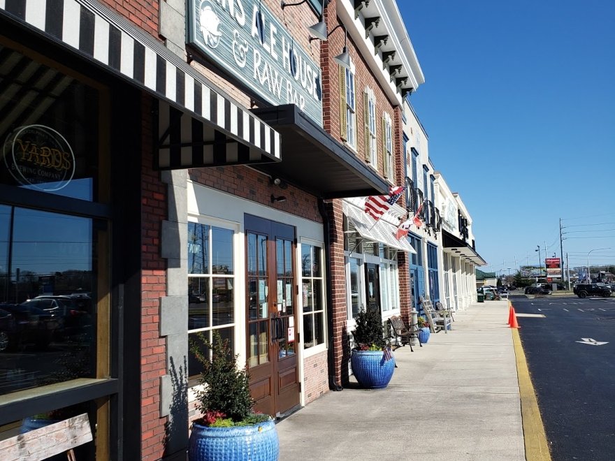 Fins Ale House & Raw Bar