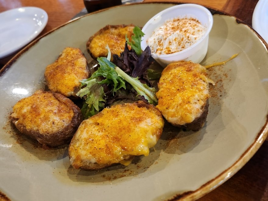 Fins Ale House & Raw Bar