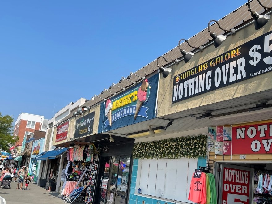 Jolly Trolley Charter Tours & Pay Per Seat Program