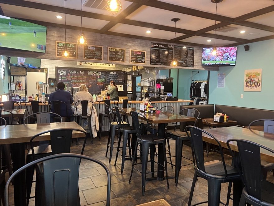 Surfin Betty’s Burger Bar