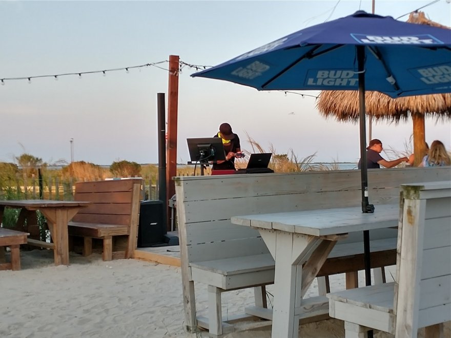 Seaside Bar & Grill