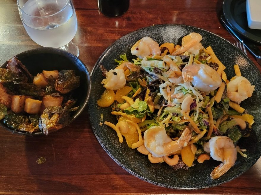 Stingray Sushi Bar + Asian Grill