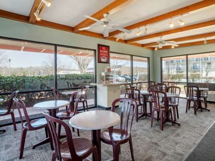 Econo Lodge Inn & Suites Rehoboth Beach