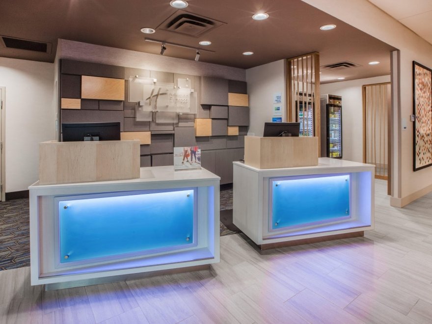 Holiday Inn Express & Suites Rehoboth Beach