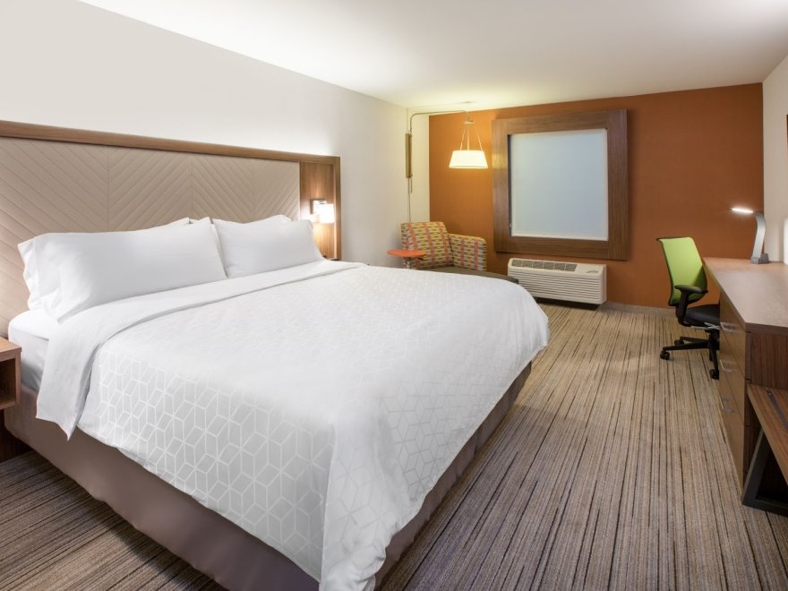 Holiday Inn Express & Suites Rehoboth Beach