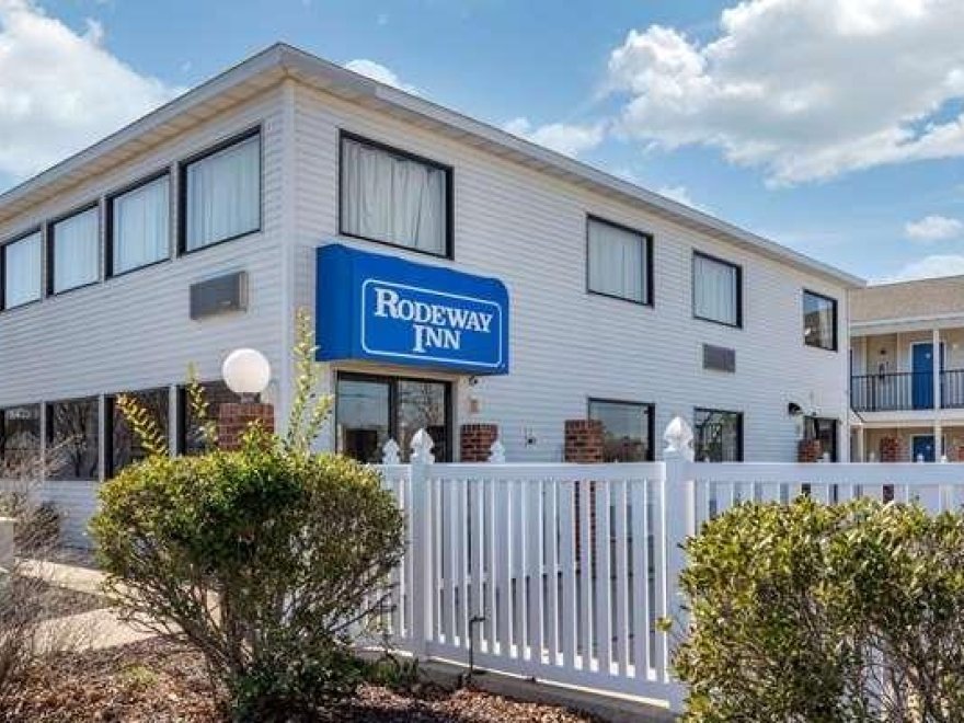 Rodeway Inn & Suites