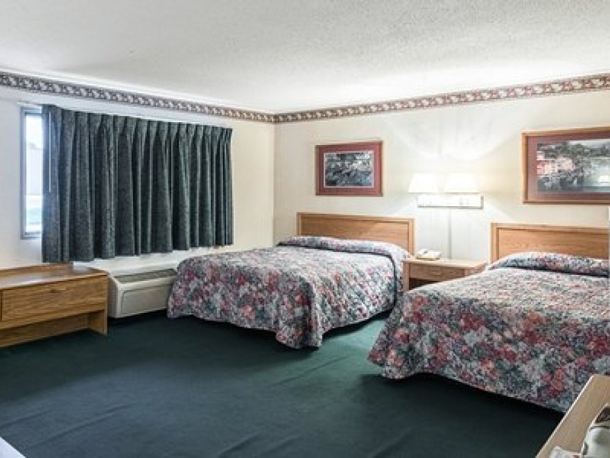 Rodeway Inn & Suites