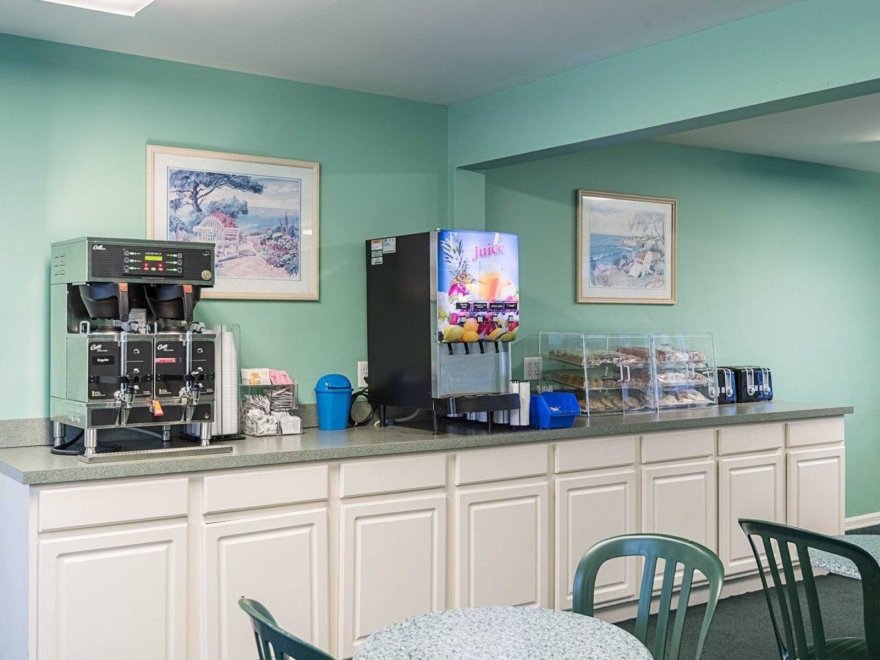 Rodeway Inn & Suites